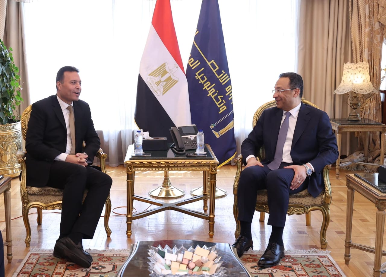 وزير الاتصالات