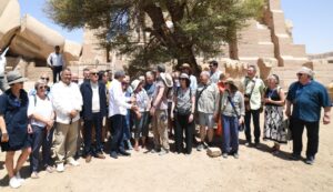 وزير السياحة