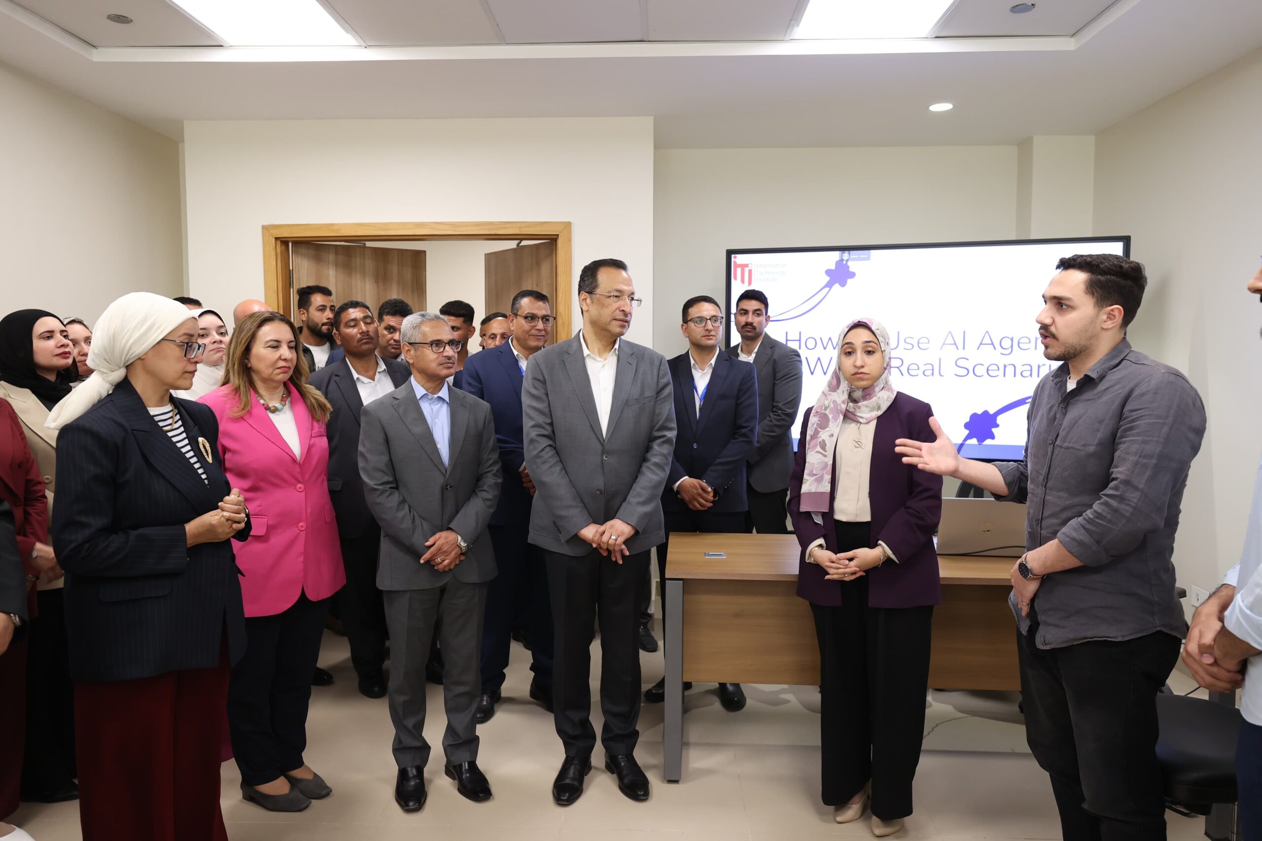وزير الاتصالات