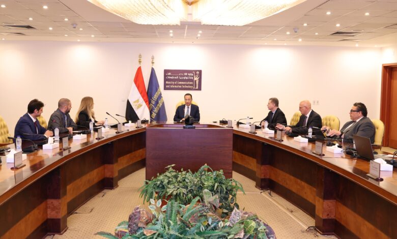 وزير الاتصالات