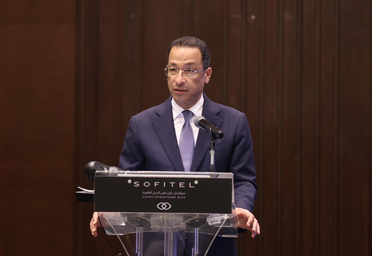 وزير الاتصالات