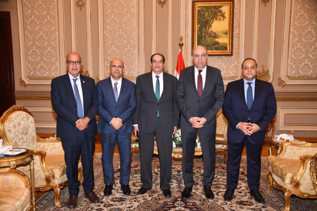 وزير الطيران المدني