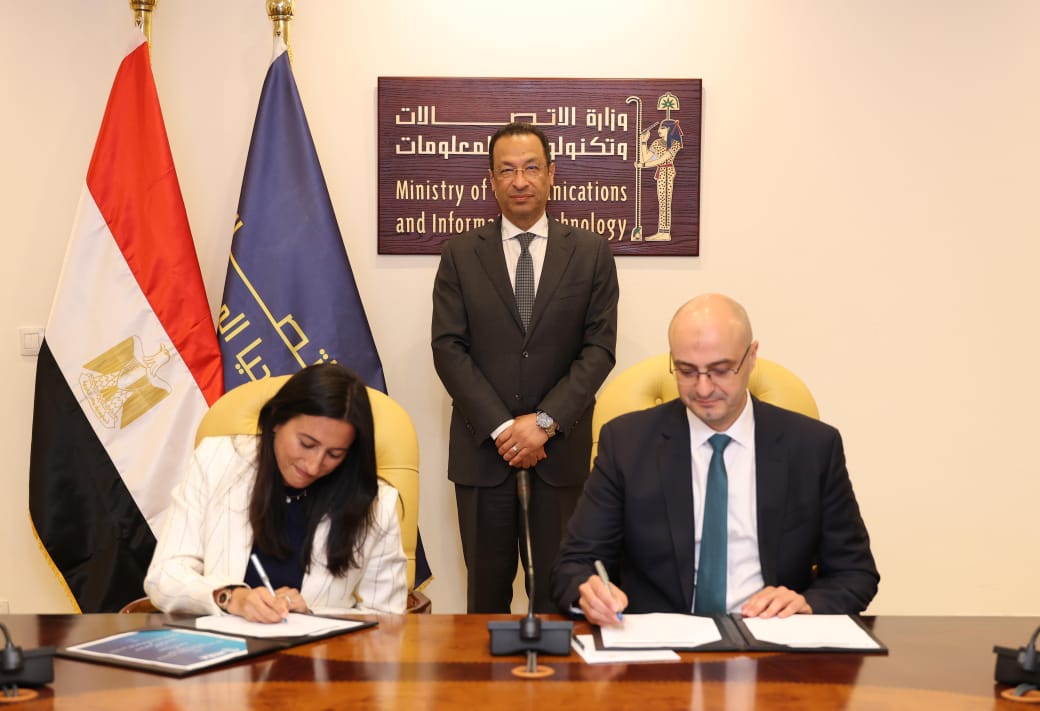 وزير الاتصالات