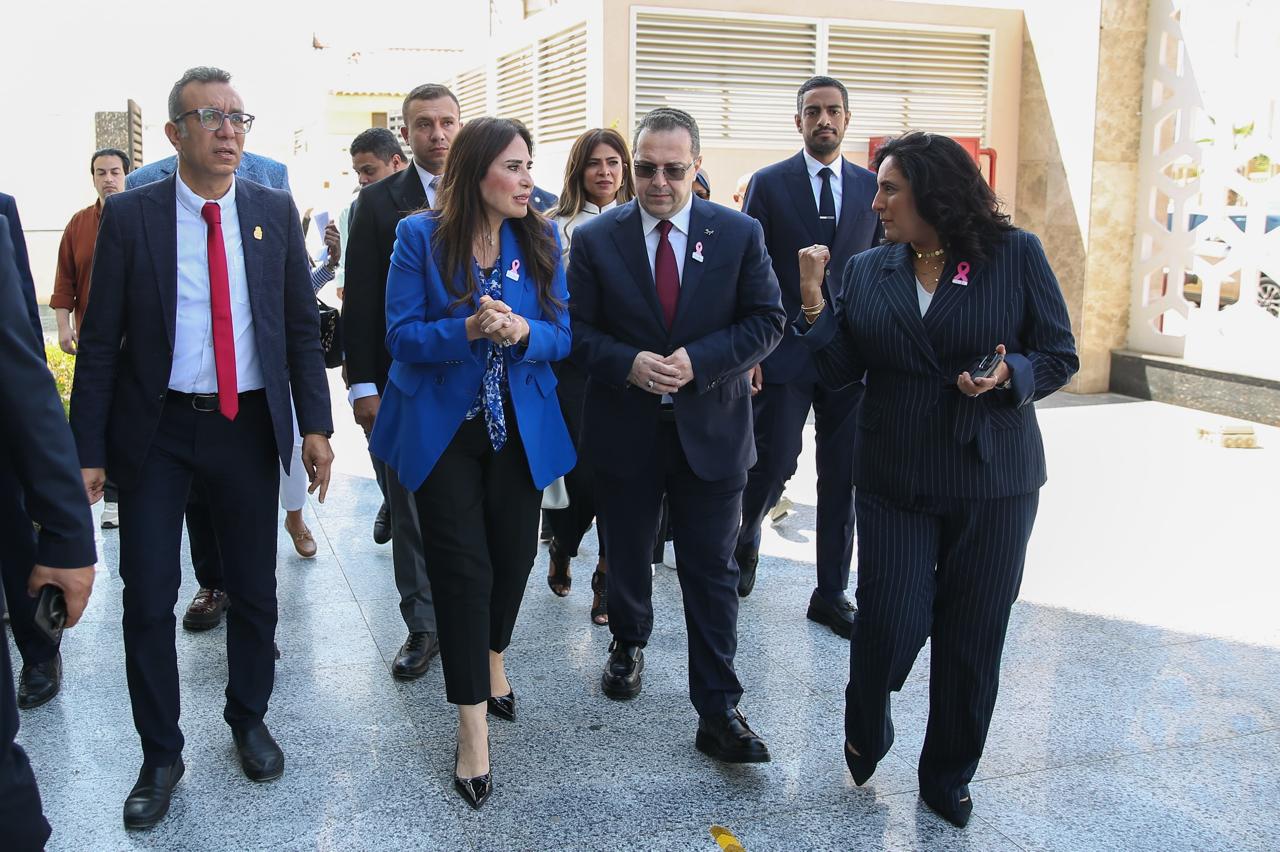 وزيرة الإسكان