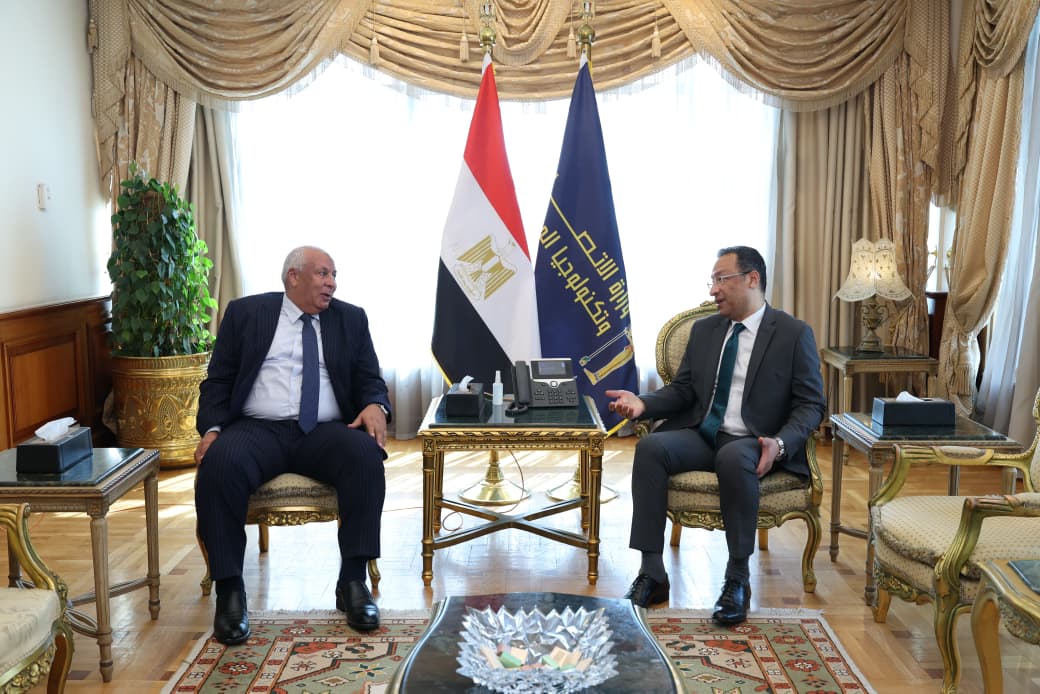 وزير الاتصالات
