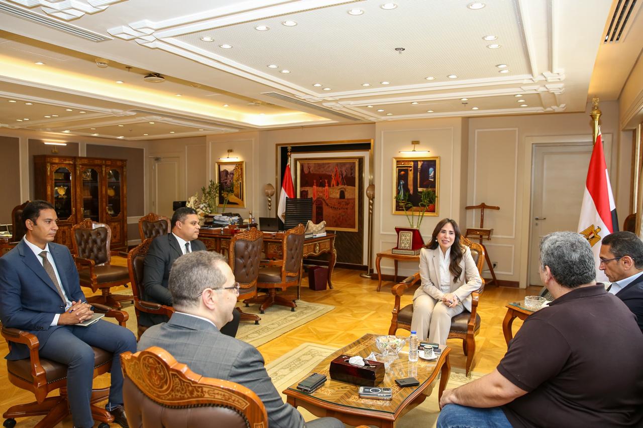 وزيرة الإسكان