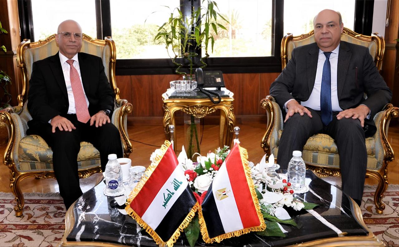 وزير الطيران المدني