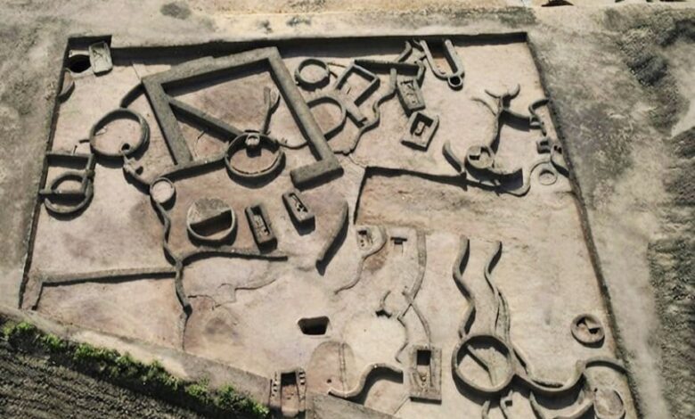 آثار