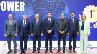 وزيرا الاتصالات