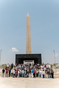  وزير السياحة