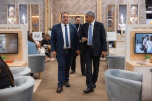 وزير السياحة