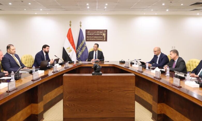 وزير الاتصالات