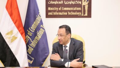 وزير الاتصالات