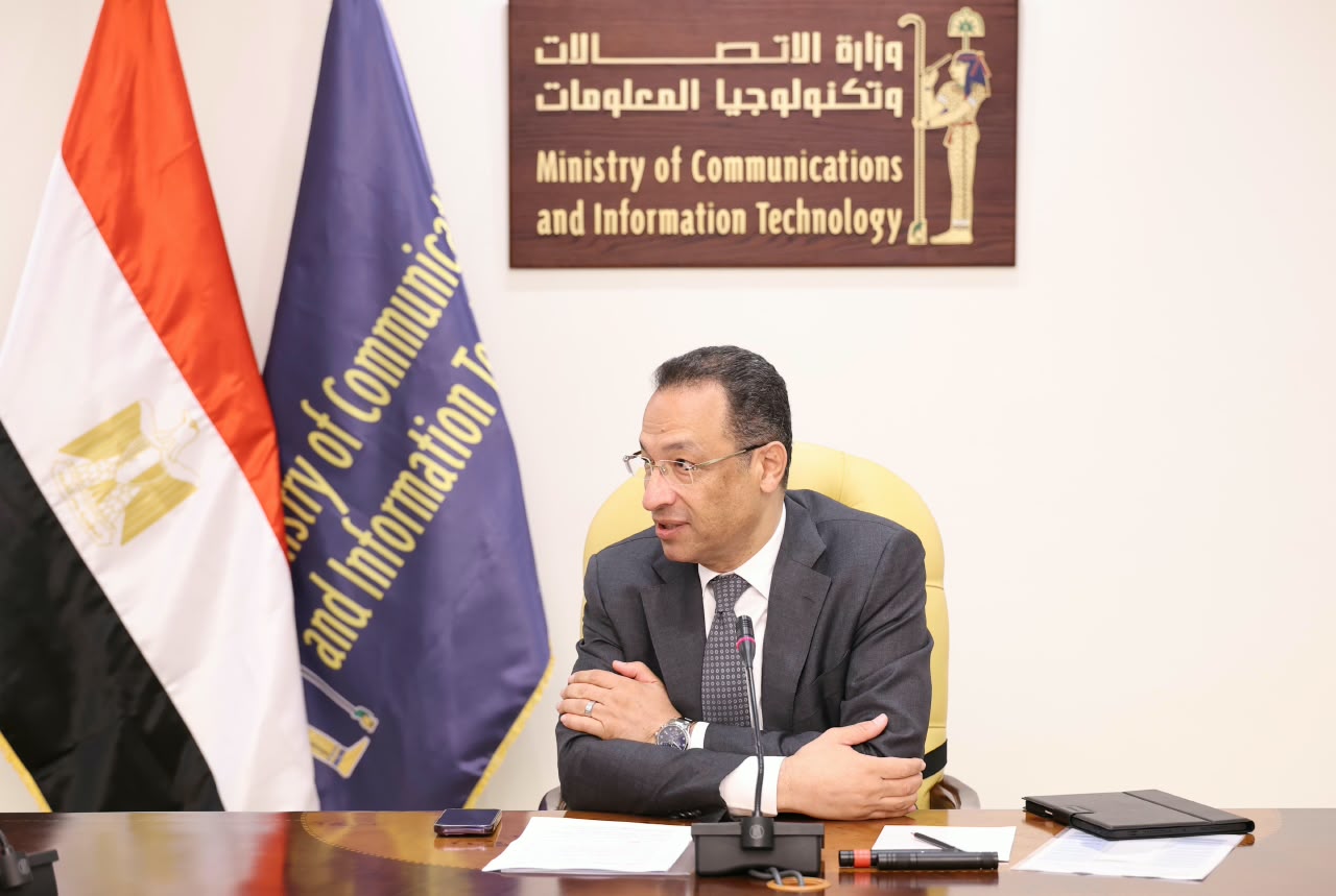 وزير الاتصالات