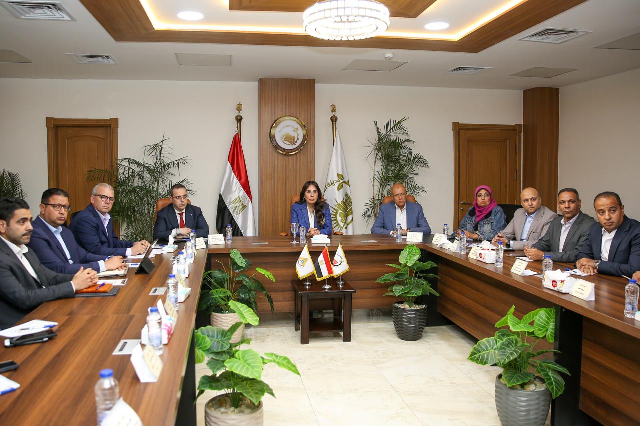 وزيرة الإسكان