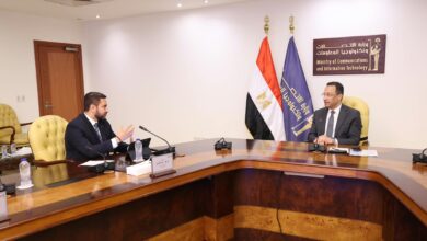 وزير الاتصالات