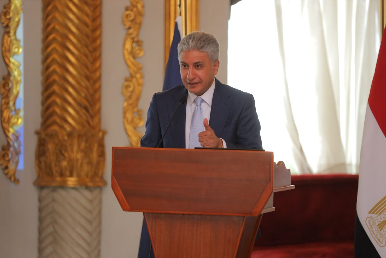 وزير السياحة