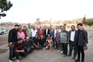 وزير السياحة والآثار 